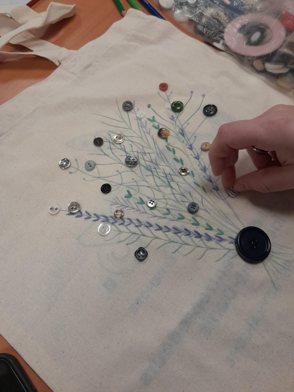 Atelier art: Customisation d’un totebag pour le printemps!